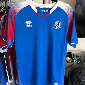 Iceland Errea Blue and Red Soccer Jersey mens L Rare